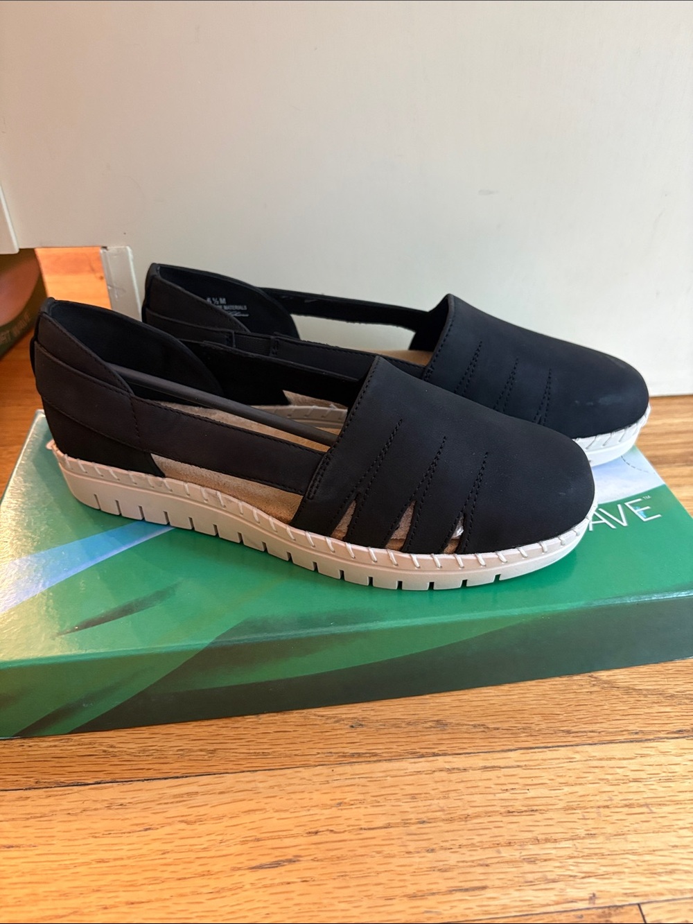 easy street Black Slip-On Casual Loafers with White Sole